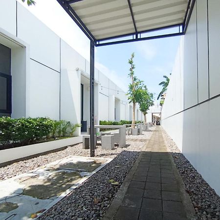Ofo Kost Premium Kampung Inggris Pare Syariah Mitra Reddoorz Hotel Luaran gambar
