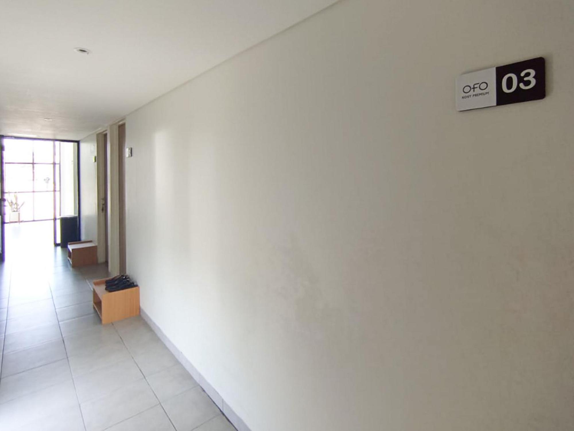 Ofo Kost Premium Kampung Inggris Pare Syariah Mitra Reddoorz Hotel Luaran gambar