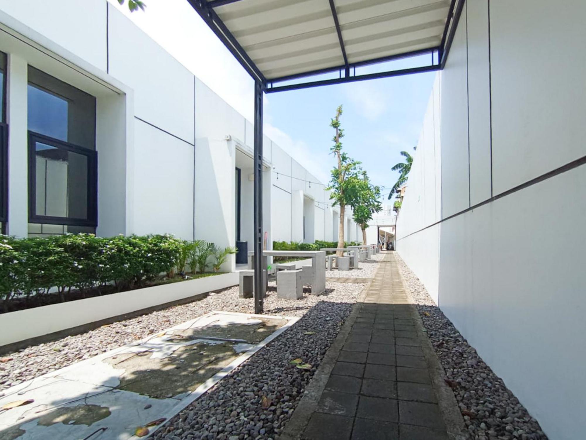 Ofo Kost Premium Kampung Inggris Pare Syariah Mitra Reddoorz Hotel Luaran gambar