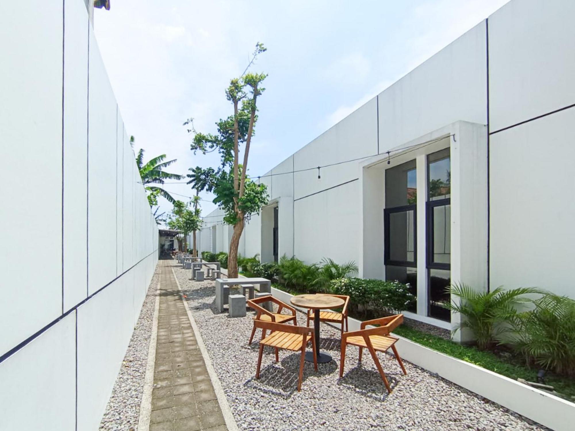 Ofo Kost Premium Kampung Inggris Pare Syariah Mitra Reddoorz Hotel Luaran gambar