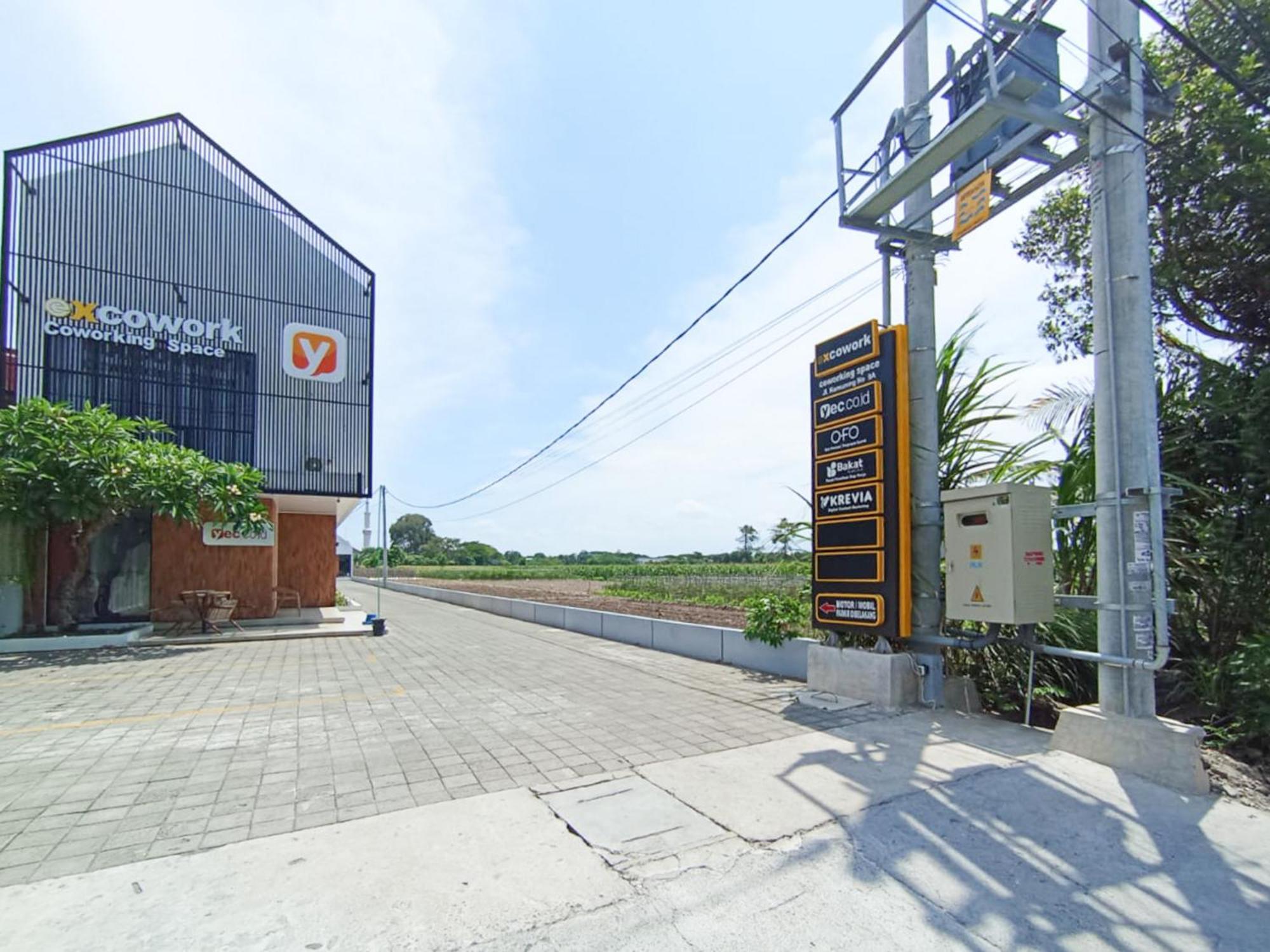 Ofo Kost Premium Kampung Inggris Pare Syariah Mitra Reddoorz Hotel Luaran gambar